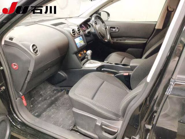 NISSAN DUALIS