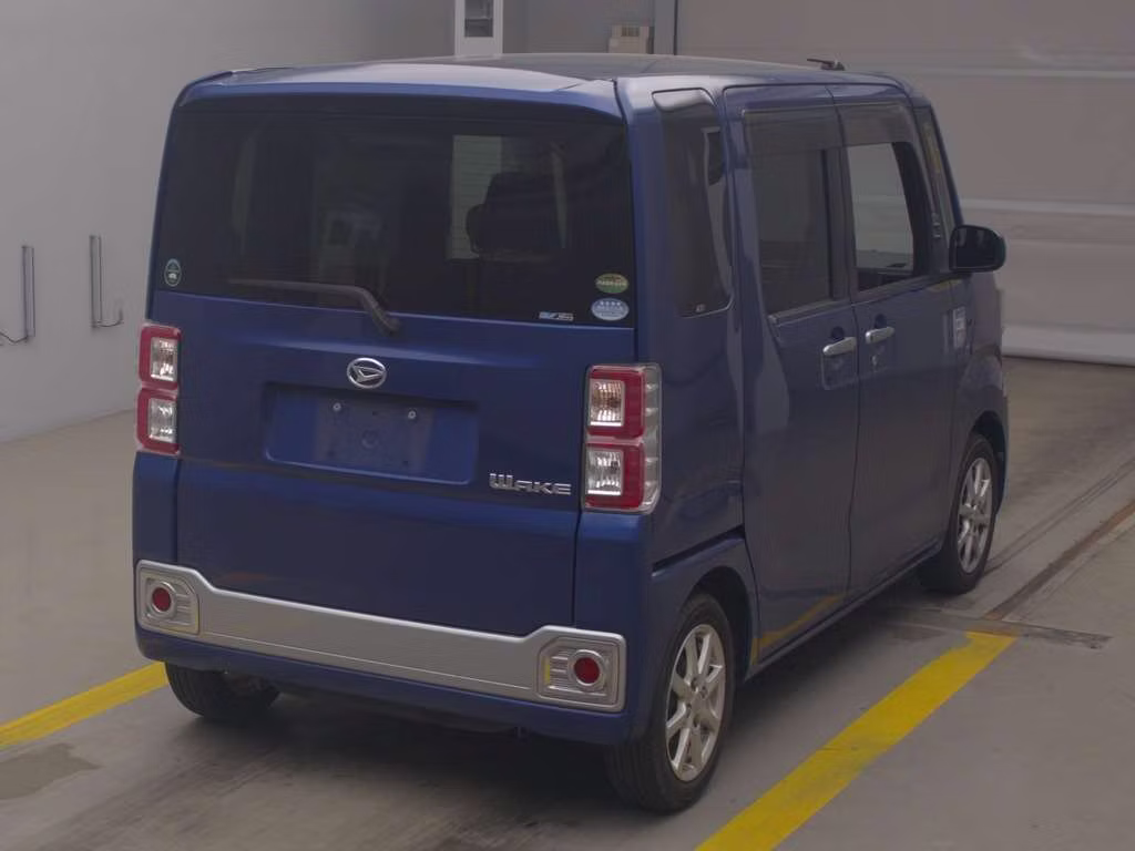DAIHATSU WAKE