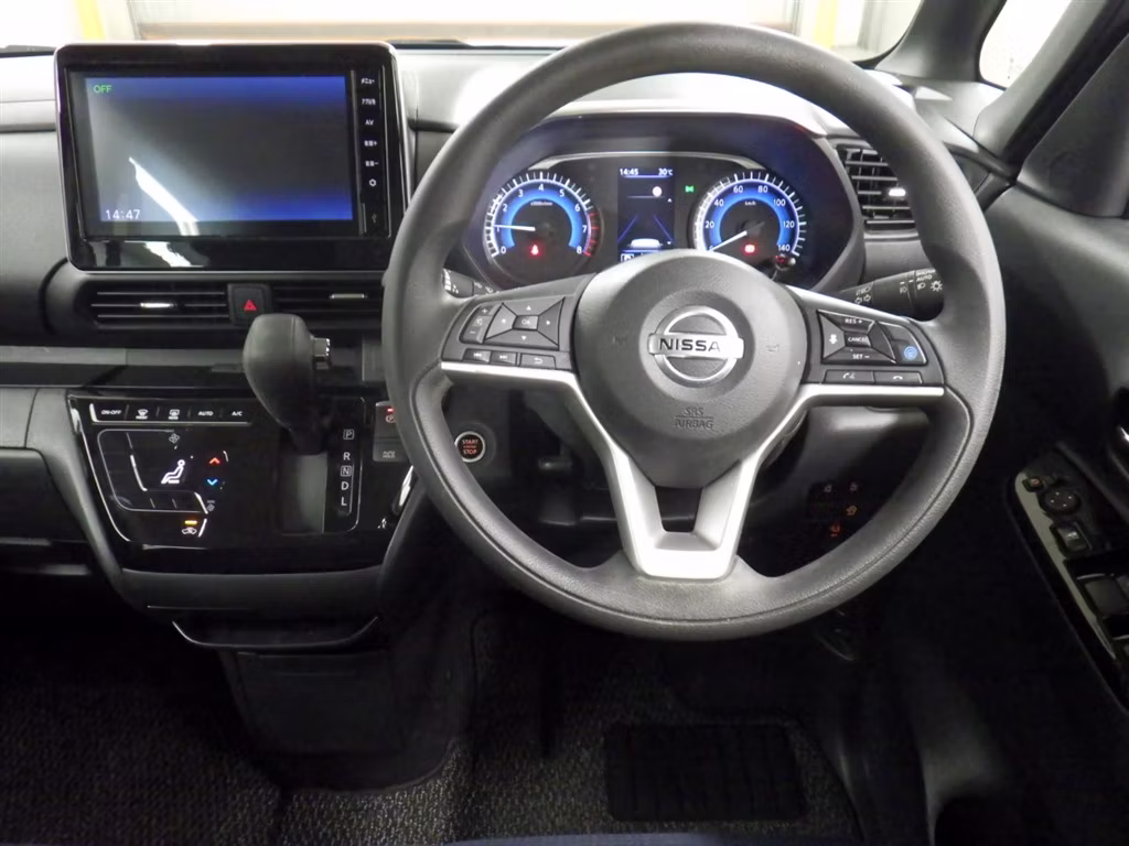 NISSAN ROOX