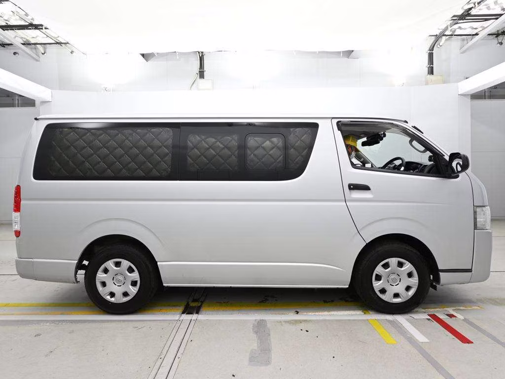 TOYOTA REGIUS ACE