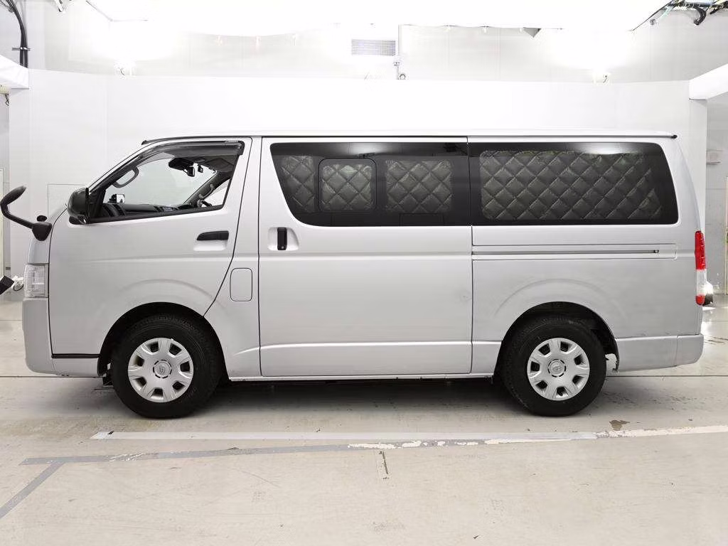 TOYOTA REGIUS ACE