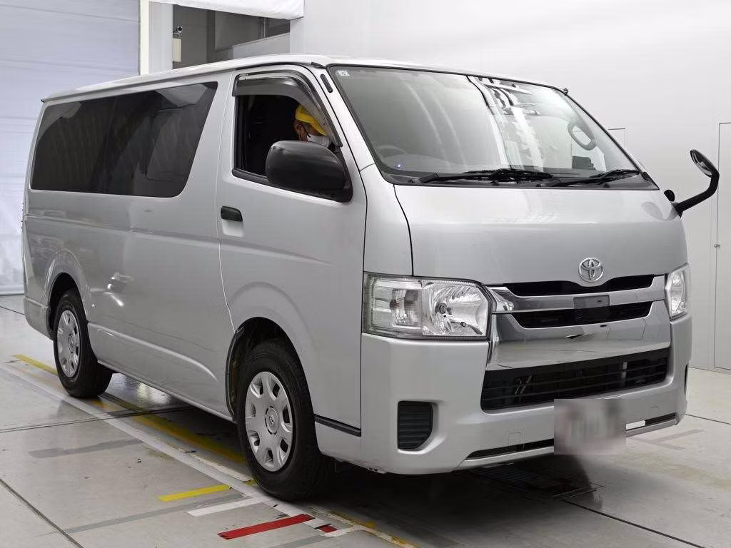 TOYOTA REGIUS ACE