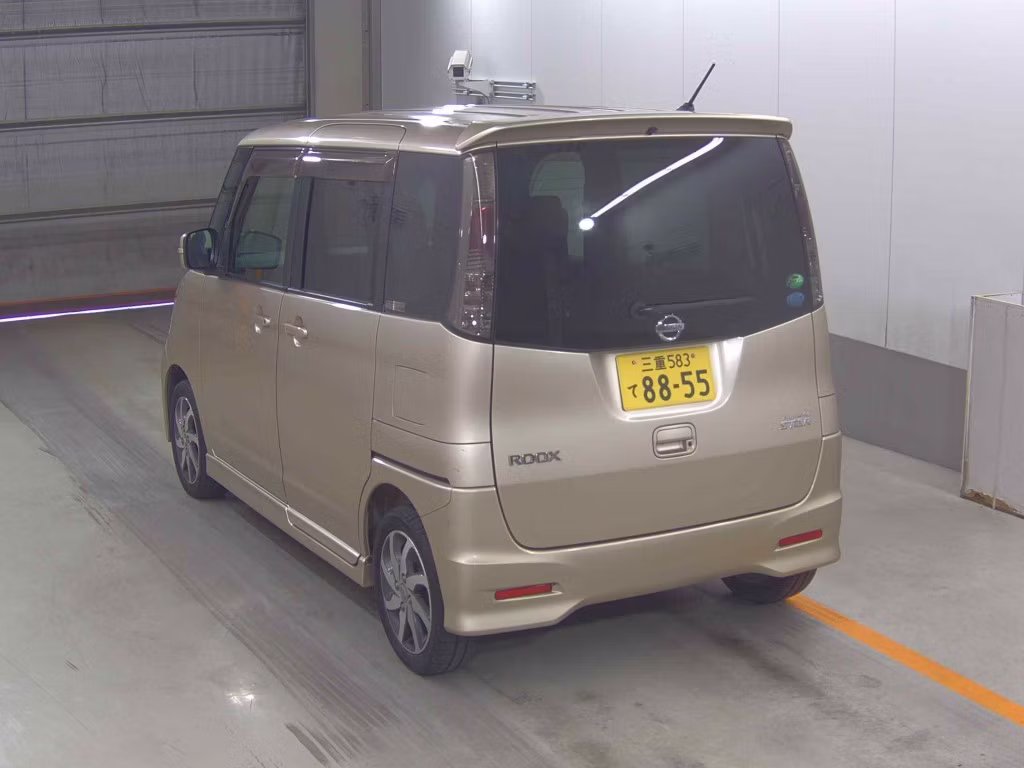 NISSAN ROOX