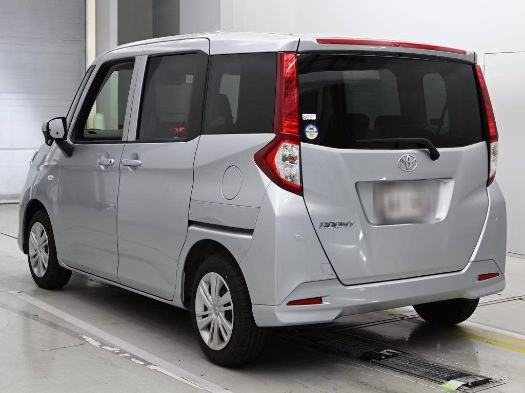 TOYOTA ROOMY