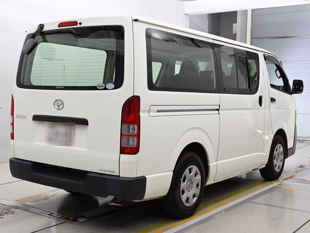 TOYOTA REGIUS ACE