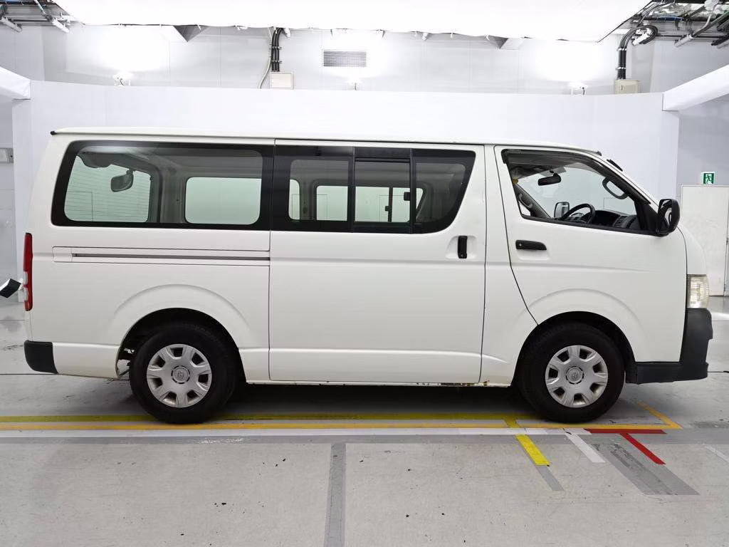 TOYOTA REGIUS ACE