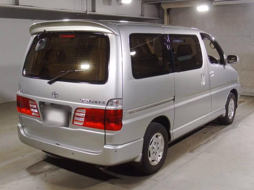 TOYOTA GRAND HIACE