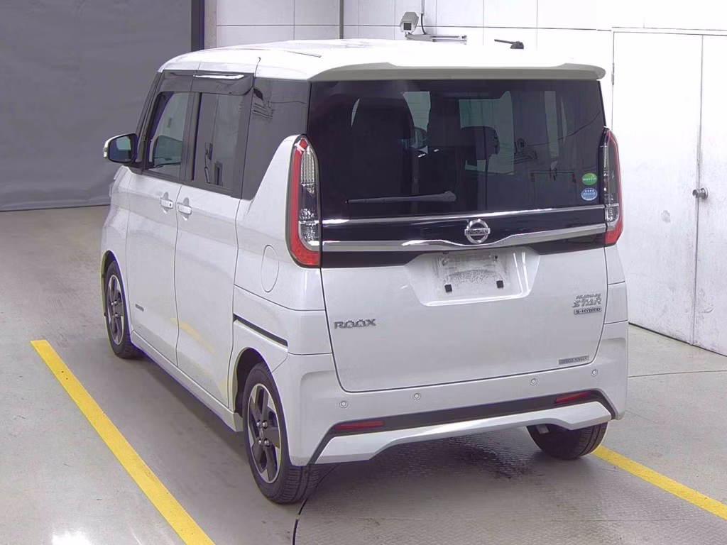 NISSAN ROOX
