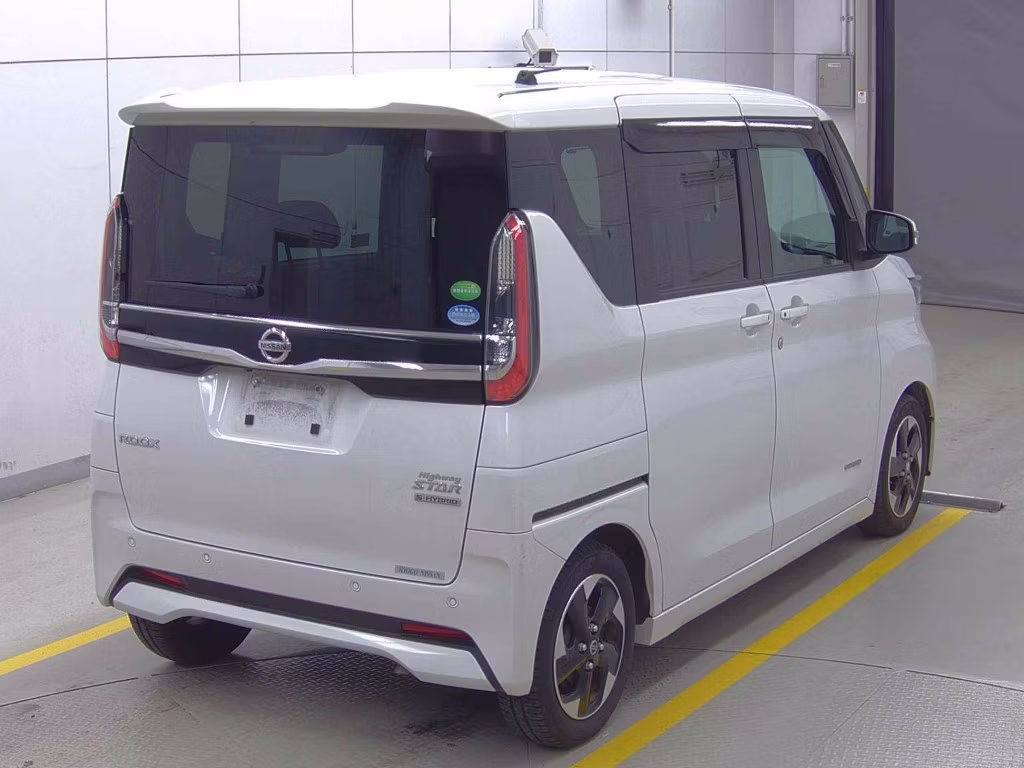 NISSAN ROOX