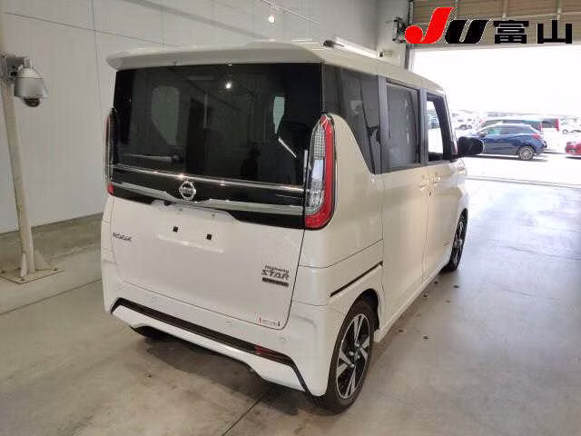 NISSAN ROOX
