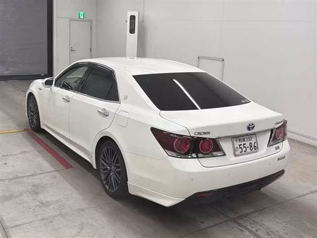 TOYOTA CROWN
