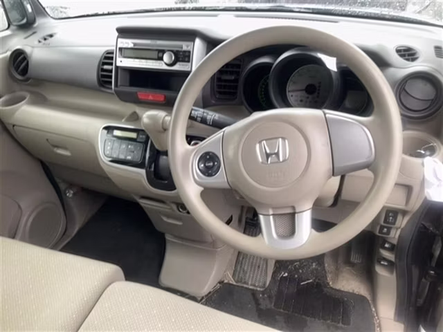 HONDA N-BOX+