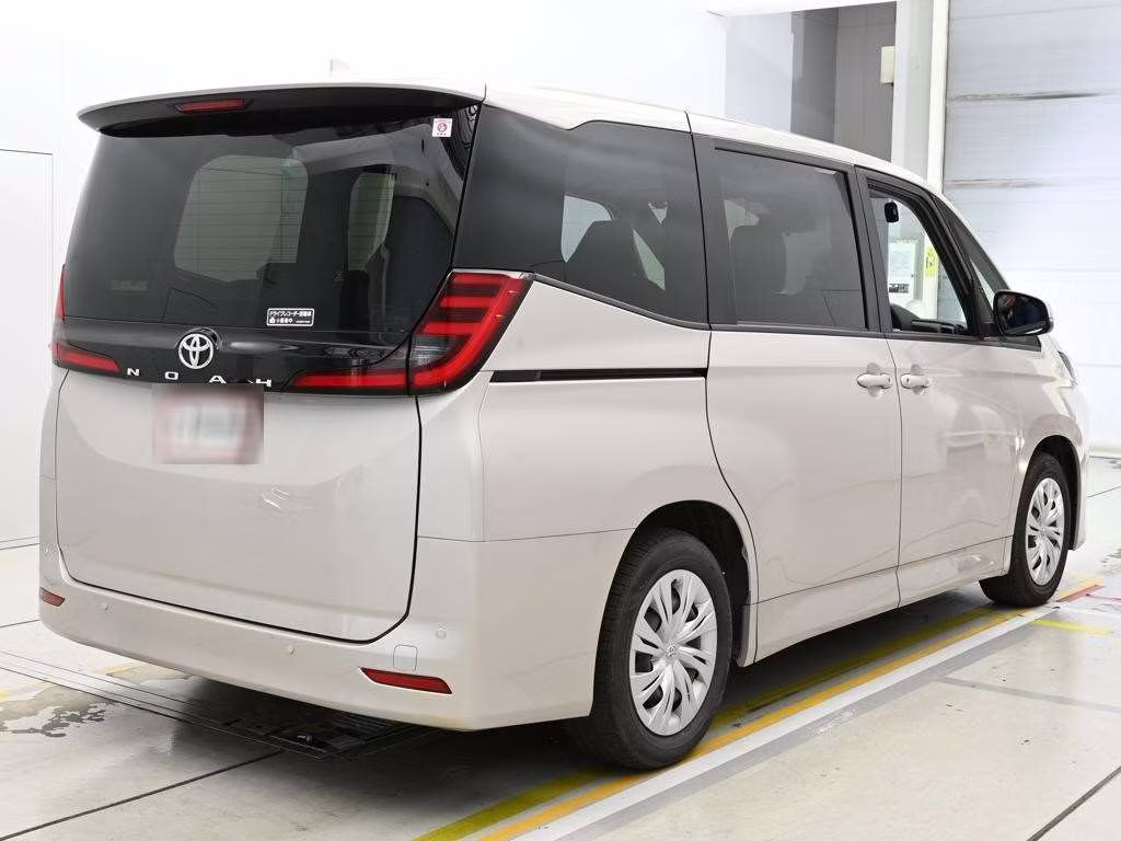 TOYOTA NOAH