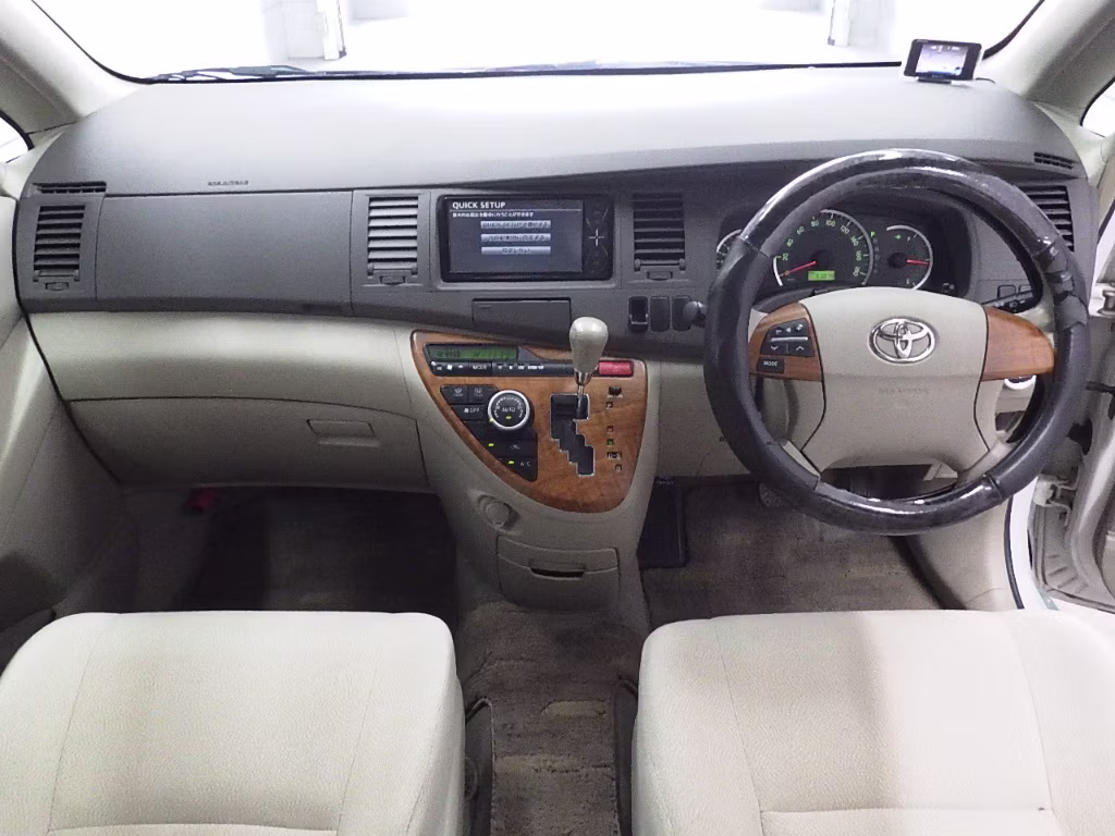 TOYOTA ISIS