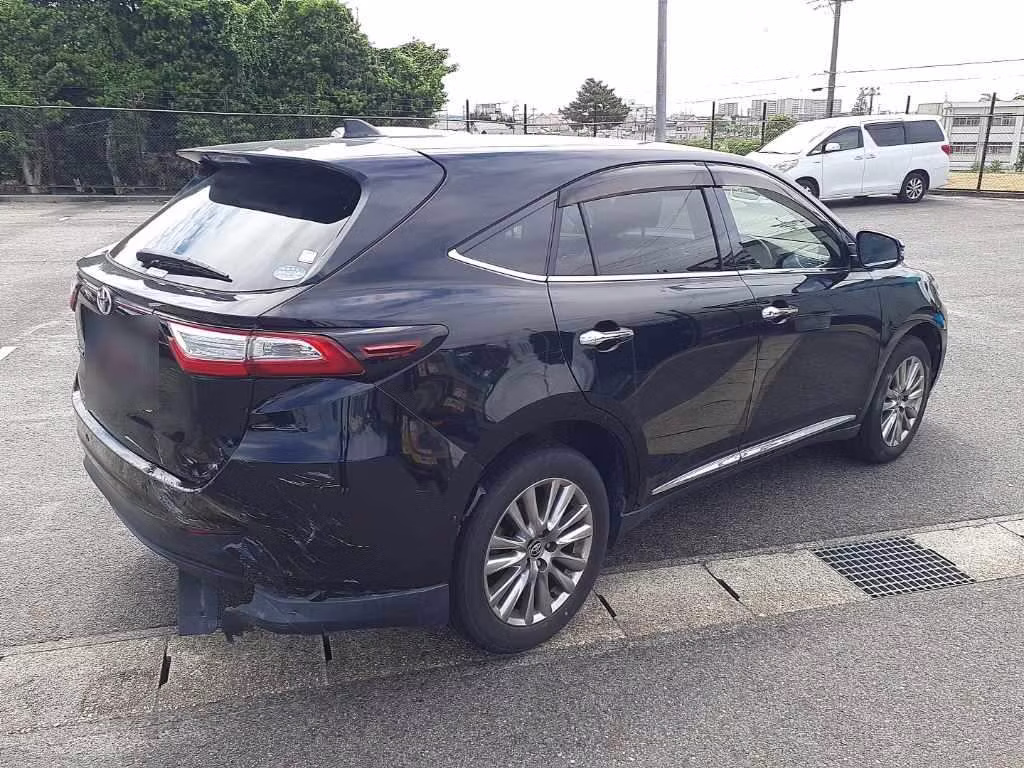 TOYOTA HARRIER