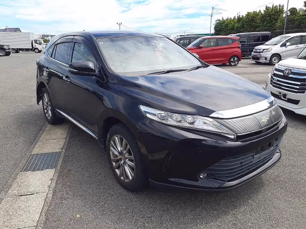 TOYOTA HARRIER