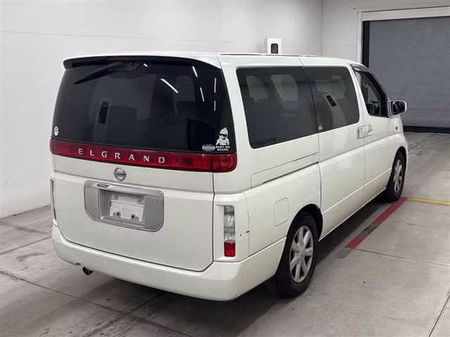 NISSAN ELGRAND
