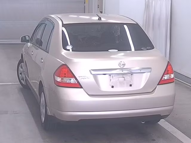 NISSAN TIIDA LATIO