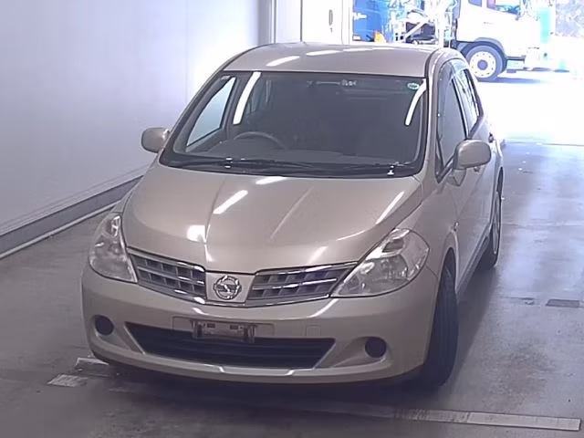 NISSAN TIIDA LATIO