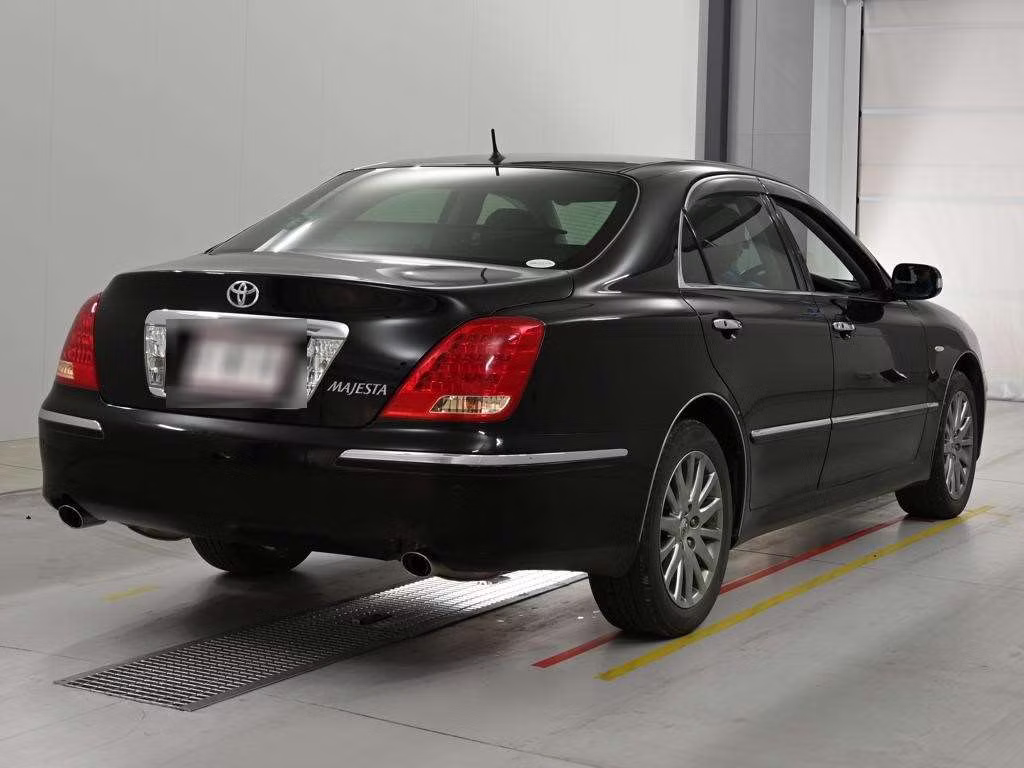TOYOTA CROWN MAJESTA