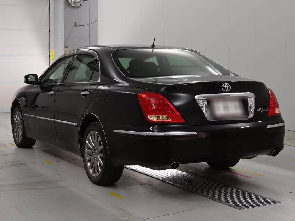 TOYOTA CROWN MAJESTA