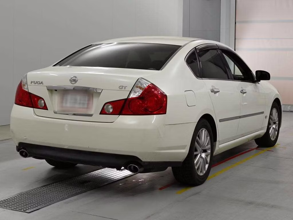 NISSAN FUGA