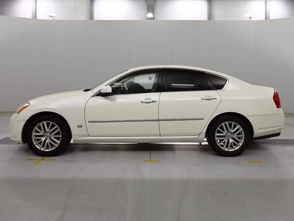 NISSAN FUGA
