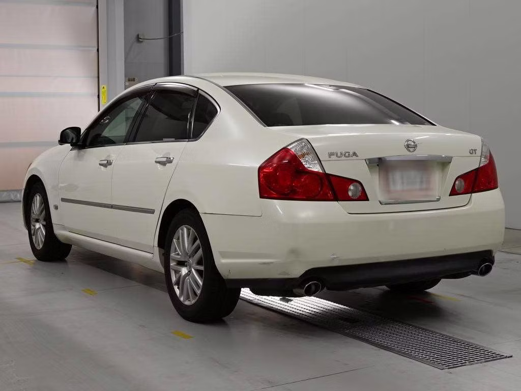 NISSAN FUGA