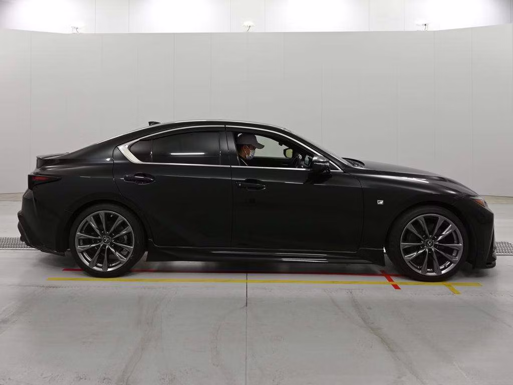 LEXUS IS300H