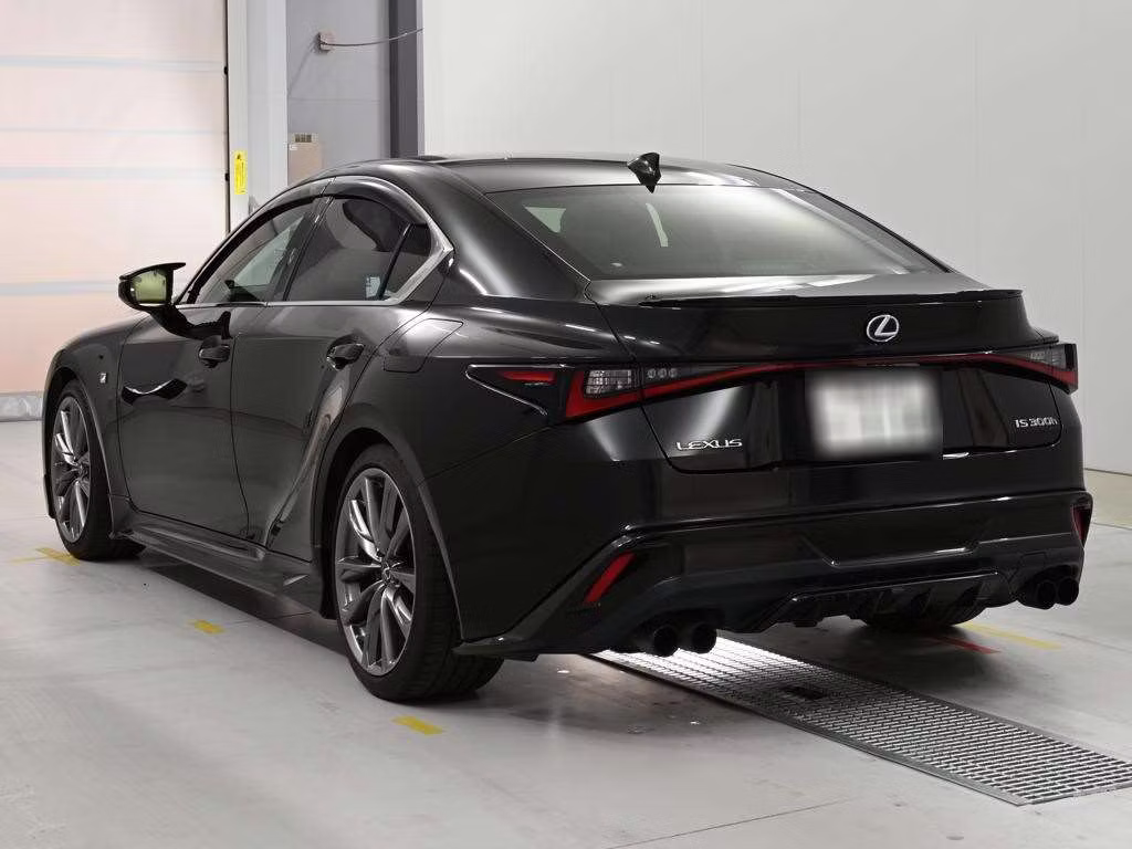 LEXUS IS300H