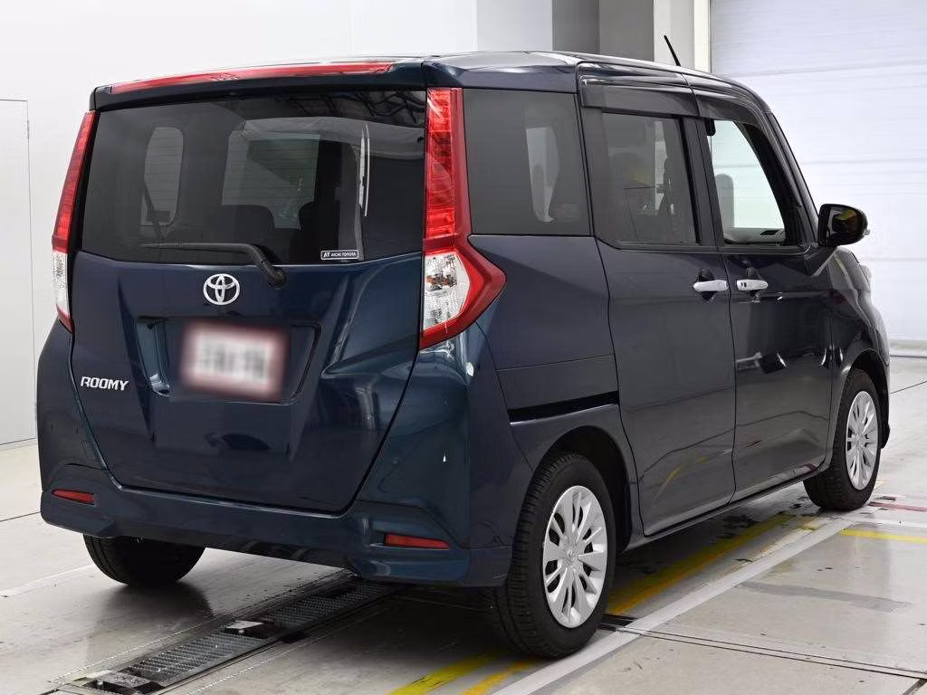 TOYOTA ROOMY