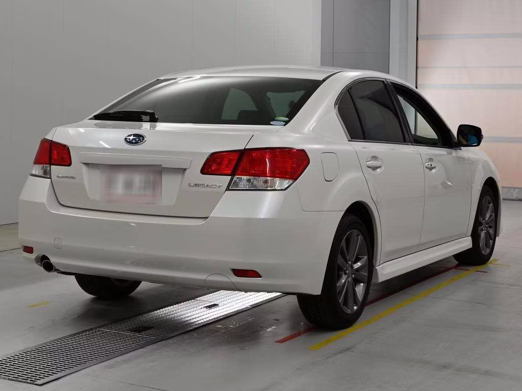 SUBARU LEGACY B4