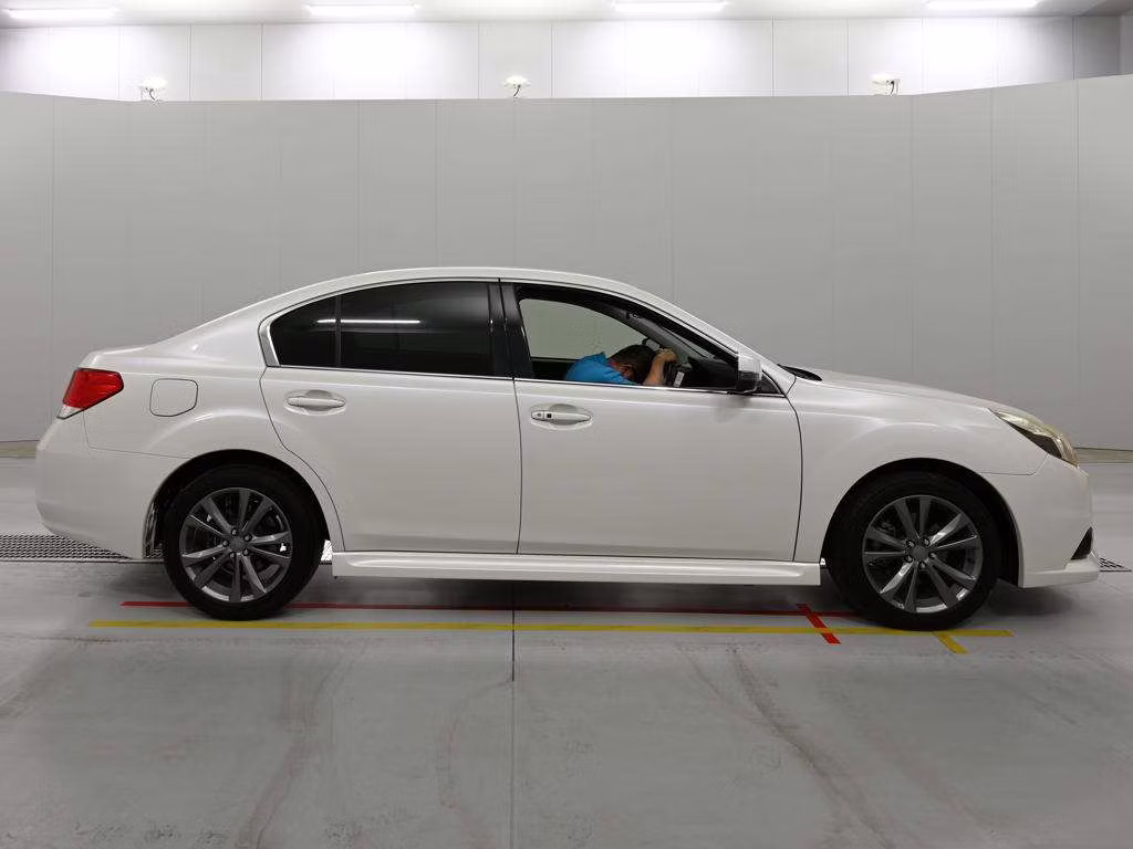 SUBARU LEGACY B4