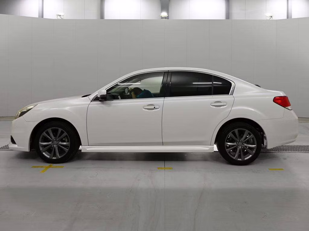 SUBARU LEGACY B4