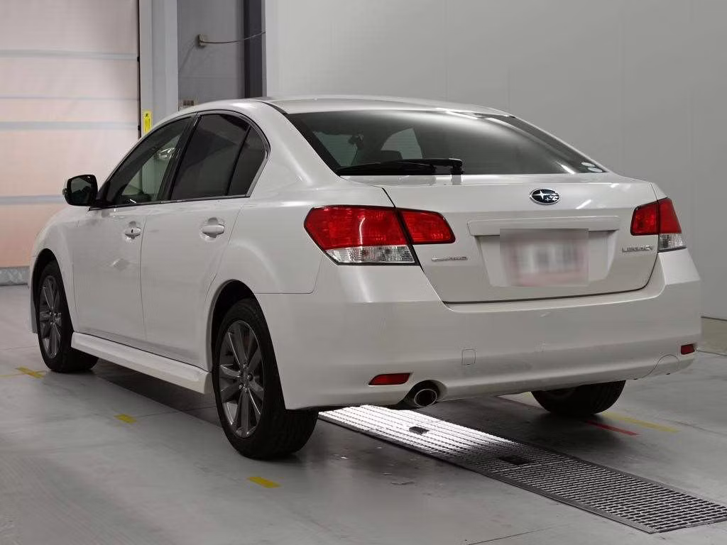 SUBARU LEGACY B4