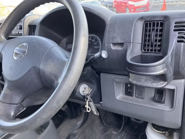 NISSAN NV100 CLIPPER