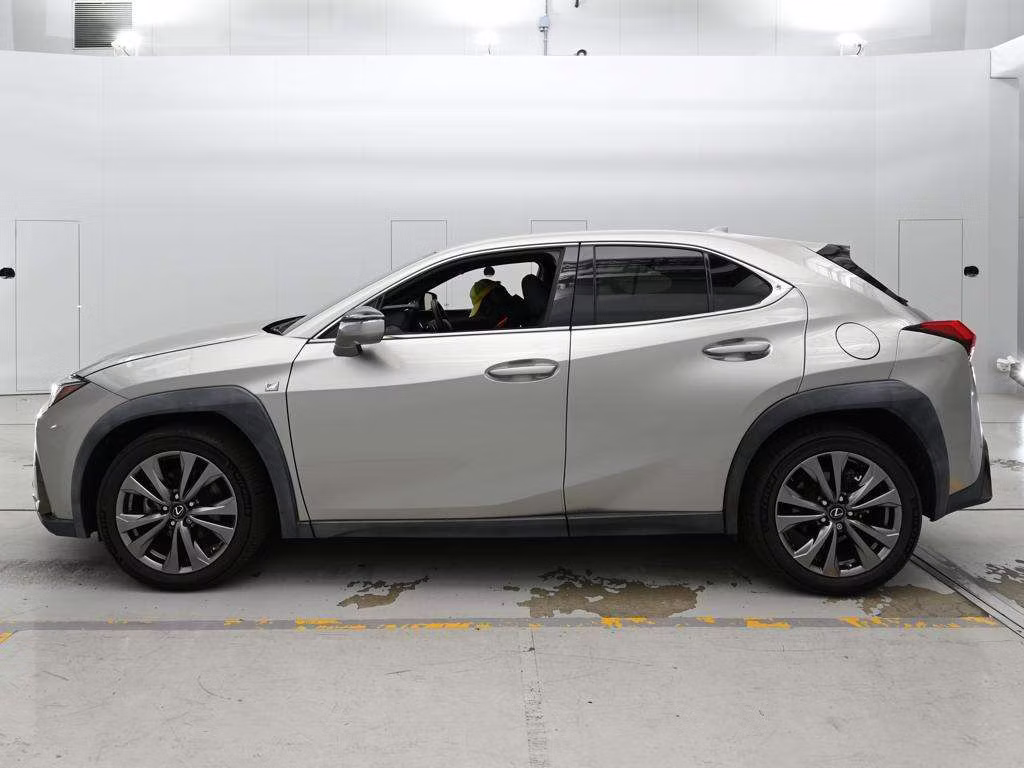 LEXUS UX200