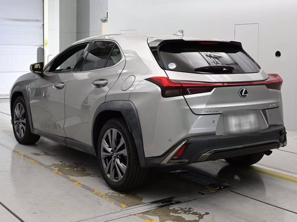 LEXUS UX200