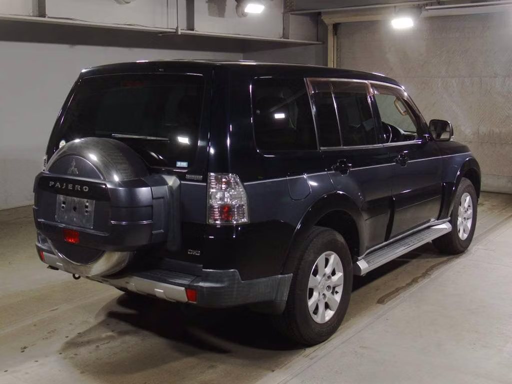 MITSUBISHI PAJERO