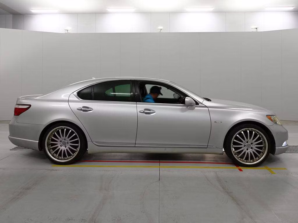 LEXUS LS460