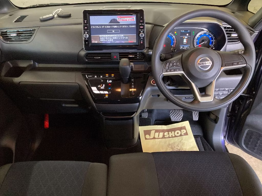 NISSAN ROOX