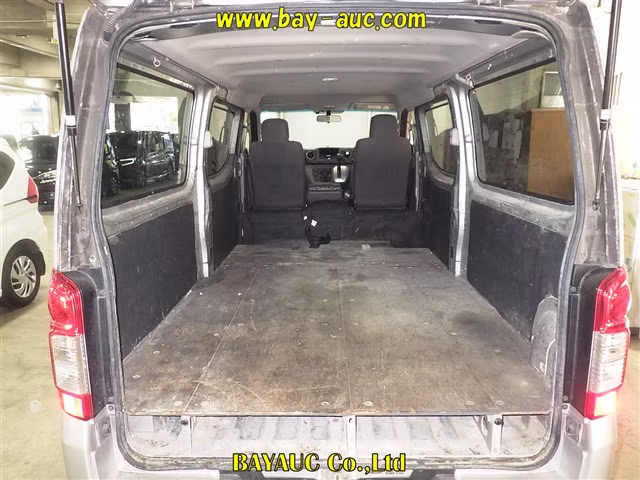 NISSAN NV350 CARAVAN