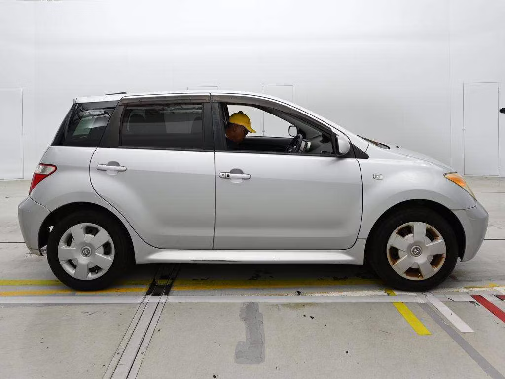 TOYOTA IST