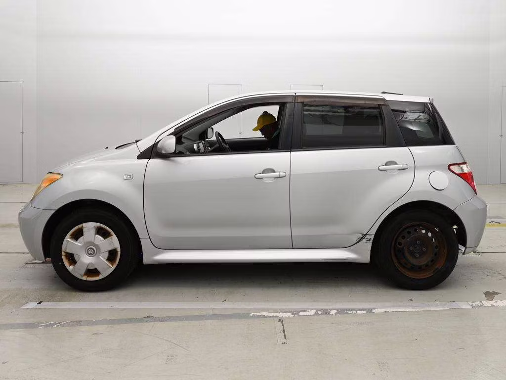 TOYOTA IST