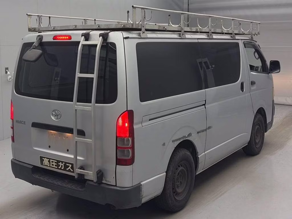 TOYOTA REGIUS ACE