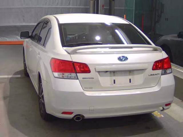 SUBARU LEGACY B4