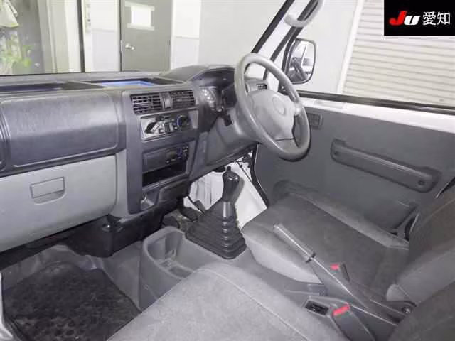 NISSAN CLIPPER
