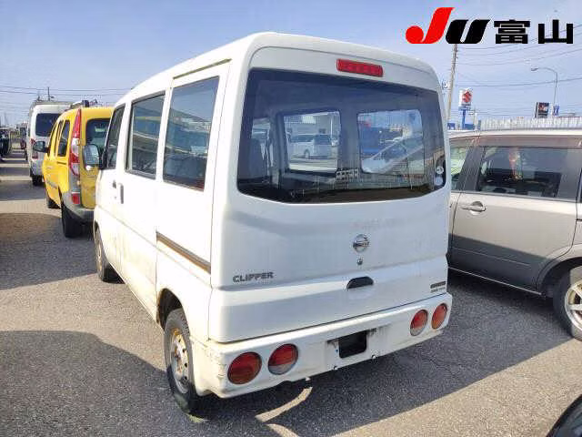 NISSAN CLIPPER