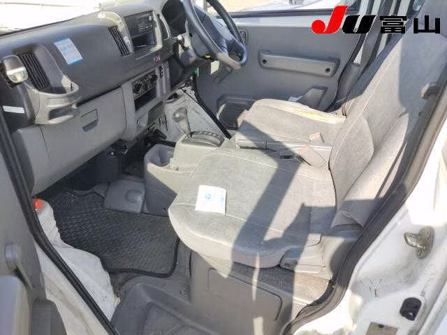 NISSAN CLIPPER