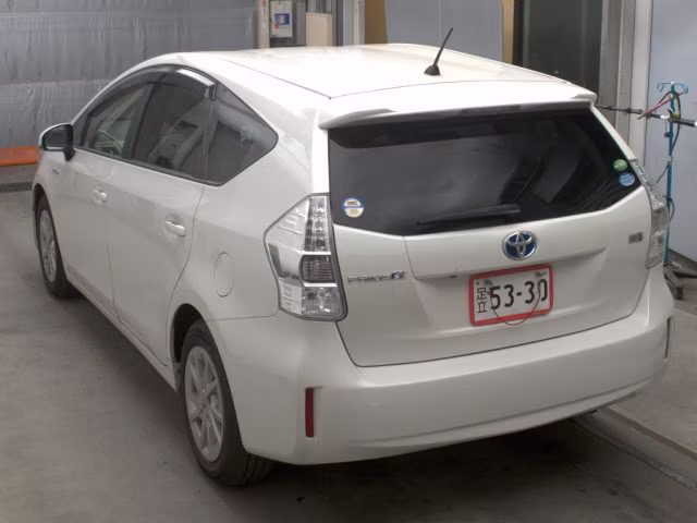 TOYOTA PRIUS ALPHA